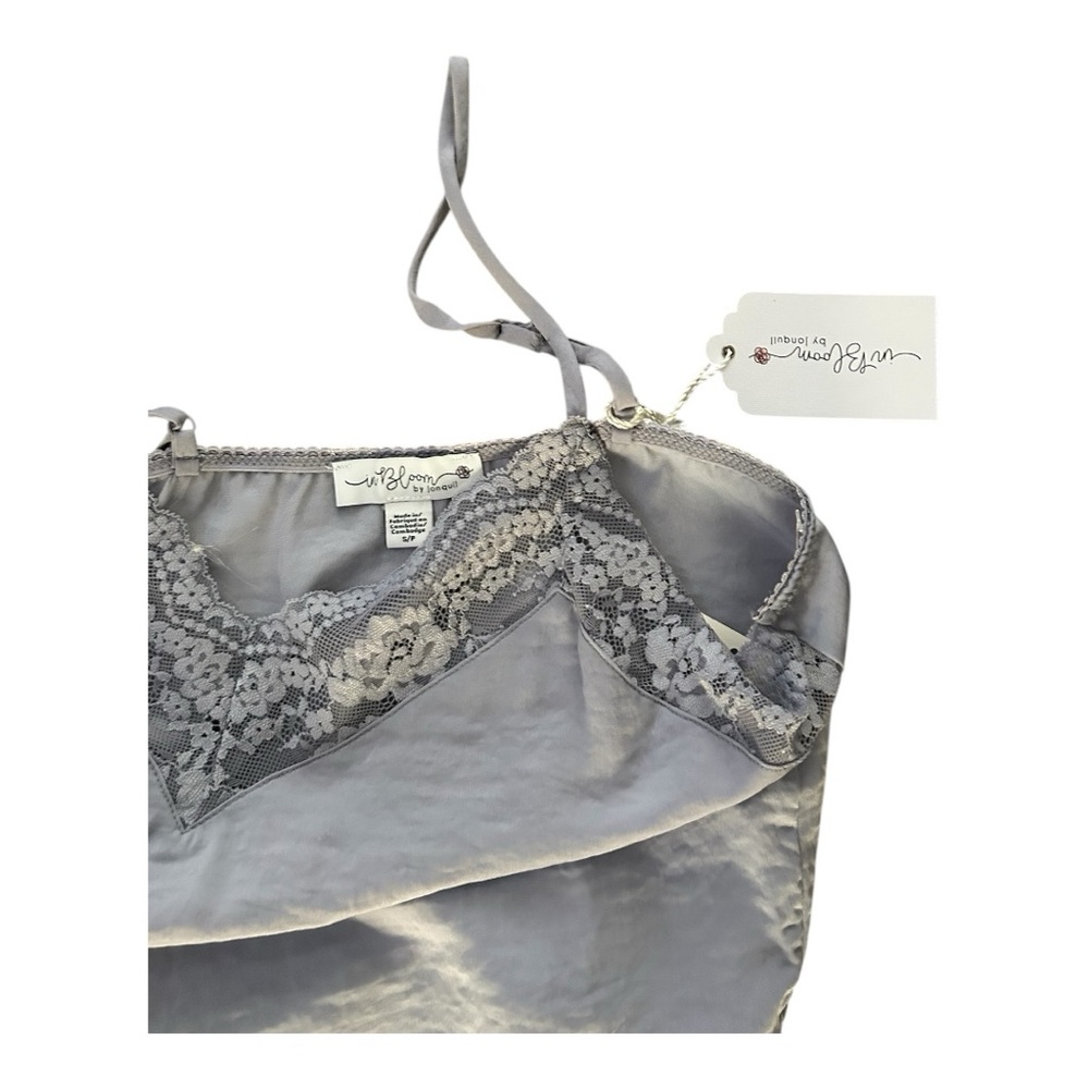 In Bloom Elegant Lace Trim Sleepwear Set - Picture 3 of 3